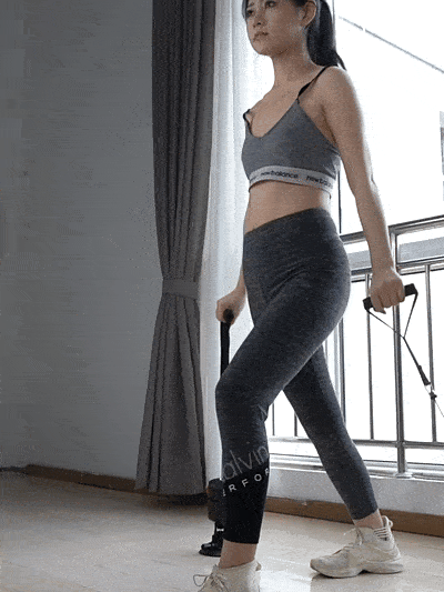 Fitness -Trainer mit Seilzug und Saugnapf